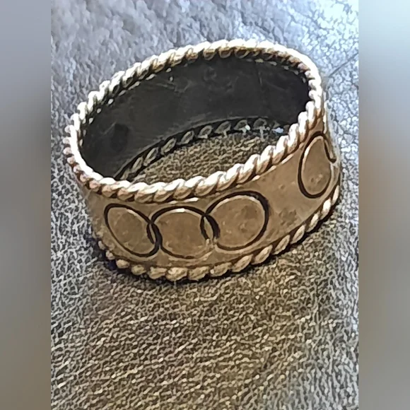 925 Silver Ring - Picture 6 of 7